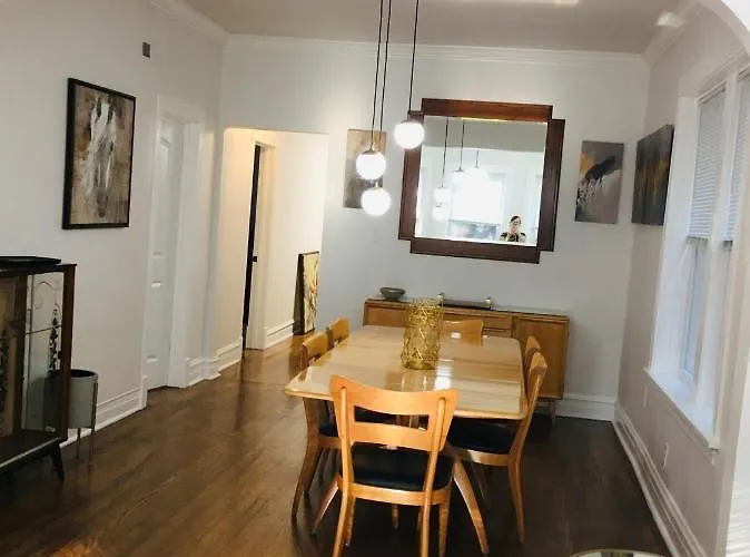 Logan Square Modern Apartment